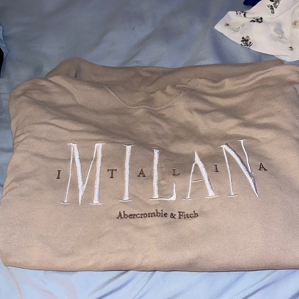 A&F crewneck